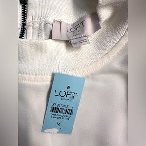 LOFT OUTLET - White Crew neck. Sleeveless. Size: MP, NWT